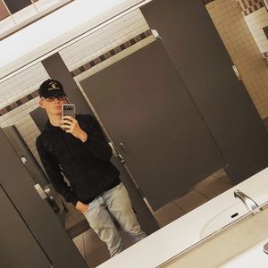 Meet your Posher, Ethan